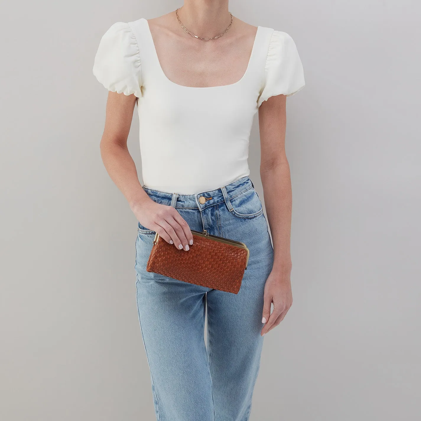 Lauren Clutch-Wallet in Wave Weave Leather - Wheat